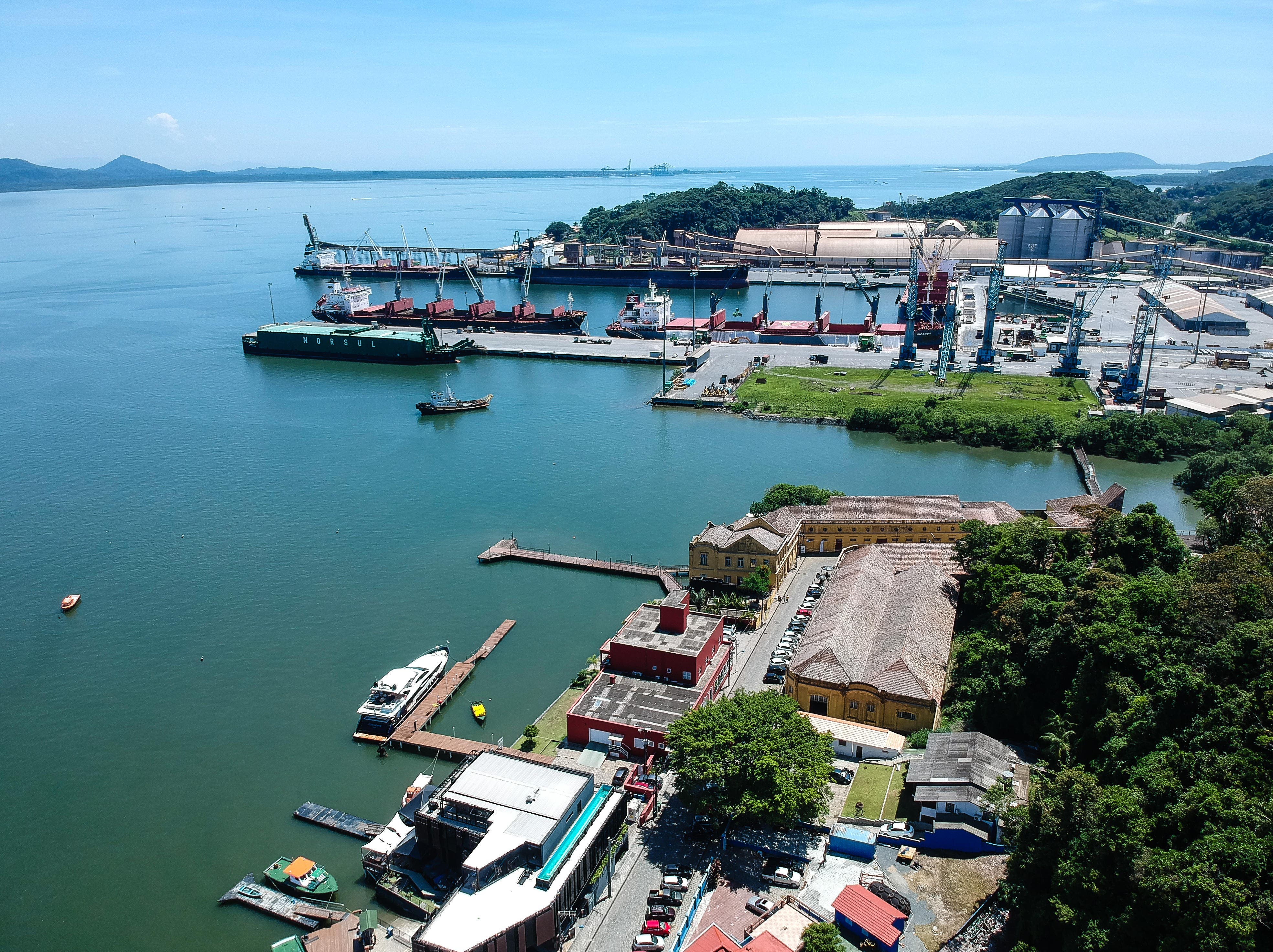 Complexo Portuário - Vista Panorâmica